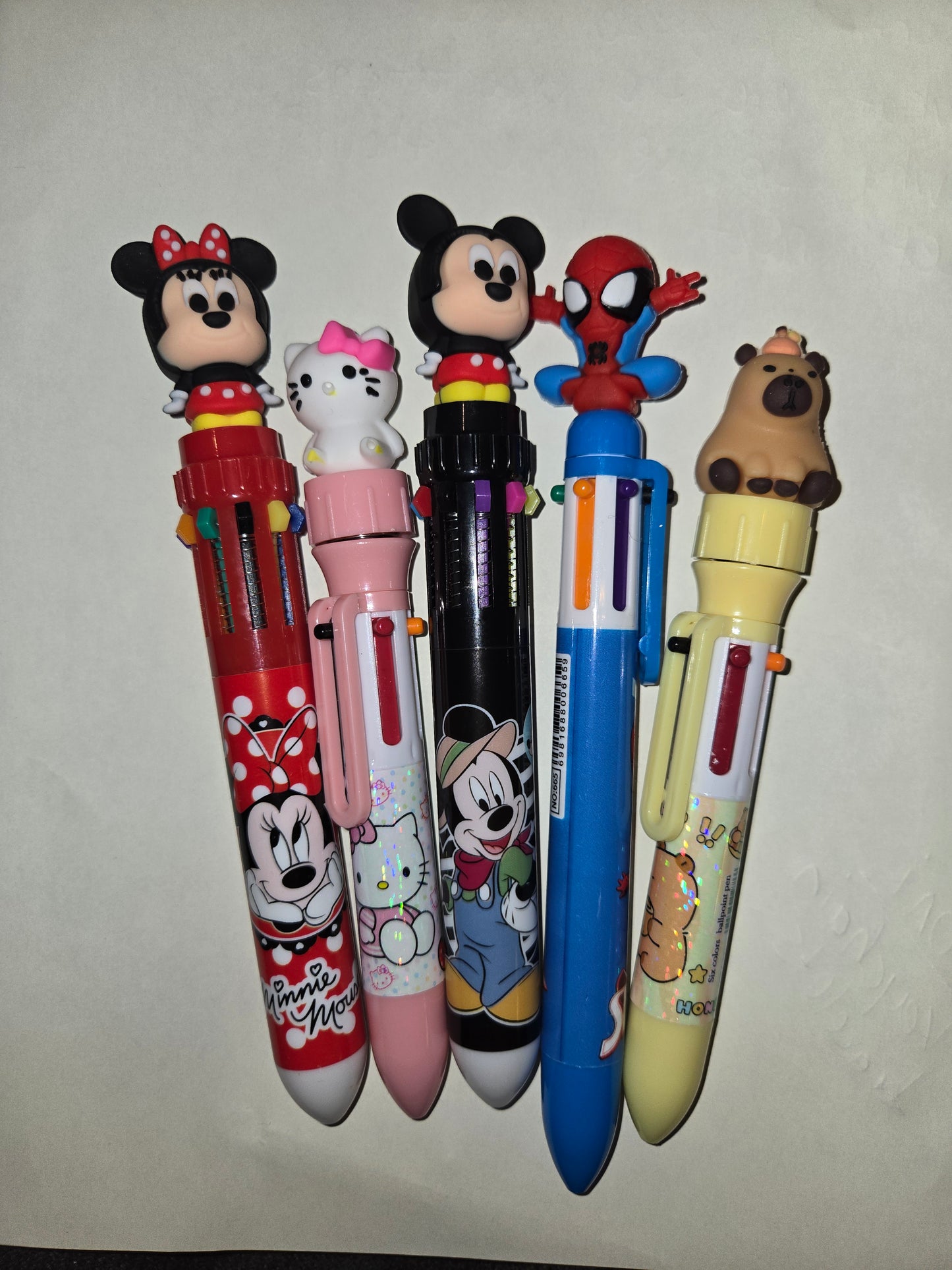 Multicolor ink pen with character